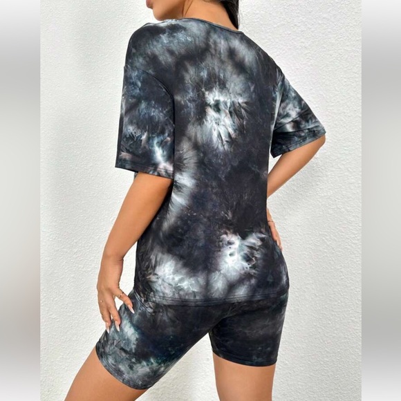 SHEIN Matching Tie Dye Navy Blue Lounge Set With Short Sleeves and Shorts Small. - Picture 1 of 11